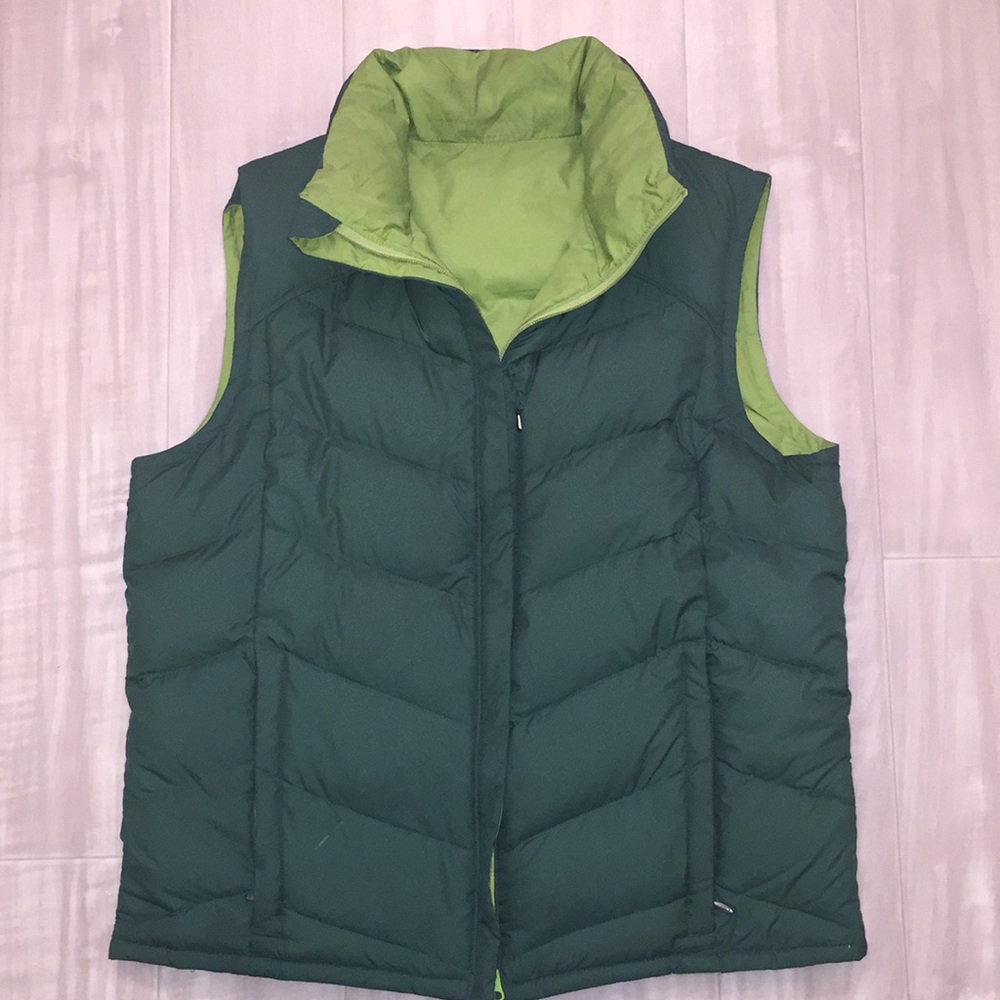 Green Reversible Columbia Vest, size L